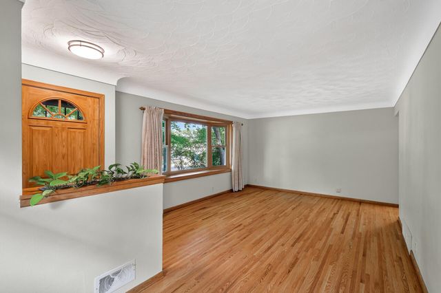 1220 4th Street, Saint Paul Park, MN 55071