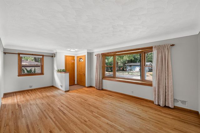 1220 4th Street, Saint Paul Park, MN 55071