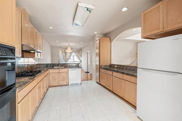 1383 Bacon Street, San Francisco, CA 94134