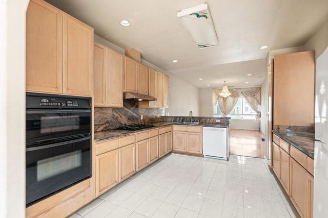 1383 Bacon Street, San Francisco, CA 94134