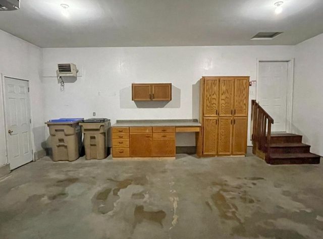 1928 25th St SW, Minot, ND 58701