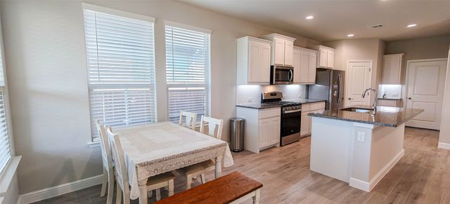 213 Mossy Cliff Lane, Fort Worth, TX 76052