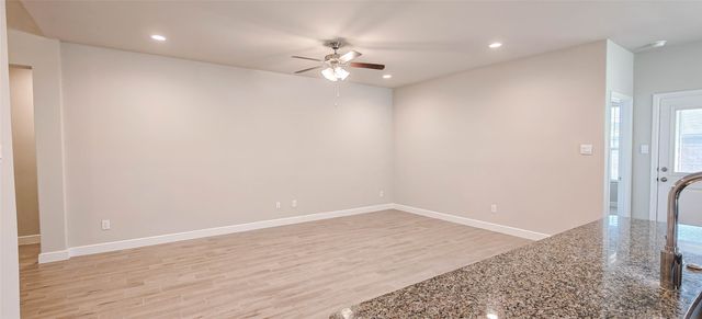213 Mossy Cliff Lane, Fort Worth, TX 76052
