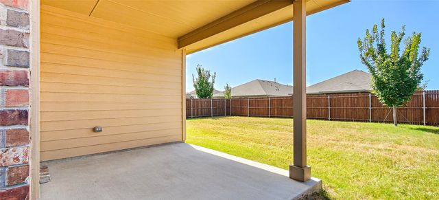 213 Mossy Cliff Lane, Fort Worth, TX 76052