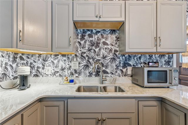 117 Lombard Street, Waterloo, IA 50702