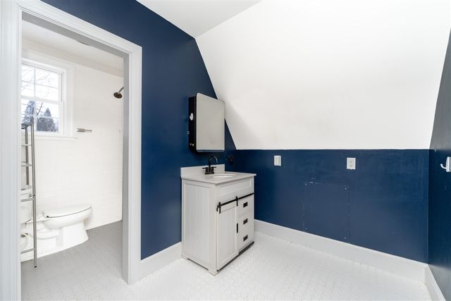 729 Edgemoor Avenue, Kalamazoo, MI 49008