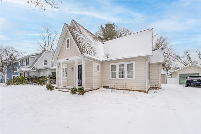 729 Edgemoor Avenue, Kalamazoo, MI 49008