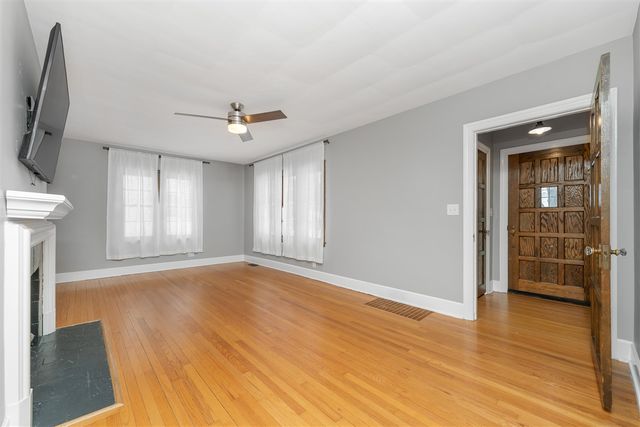 729 Edgemoor Avenue, Kalamazoo, MI 49008