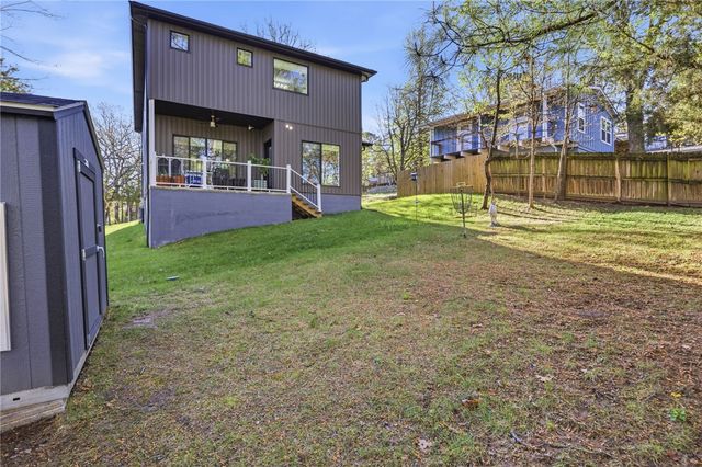 1155 N Sunset Drive, Fayetteville, AR 72701