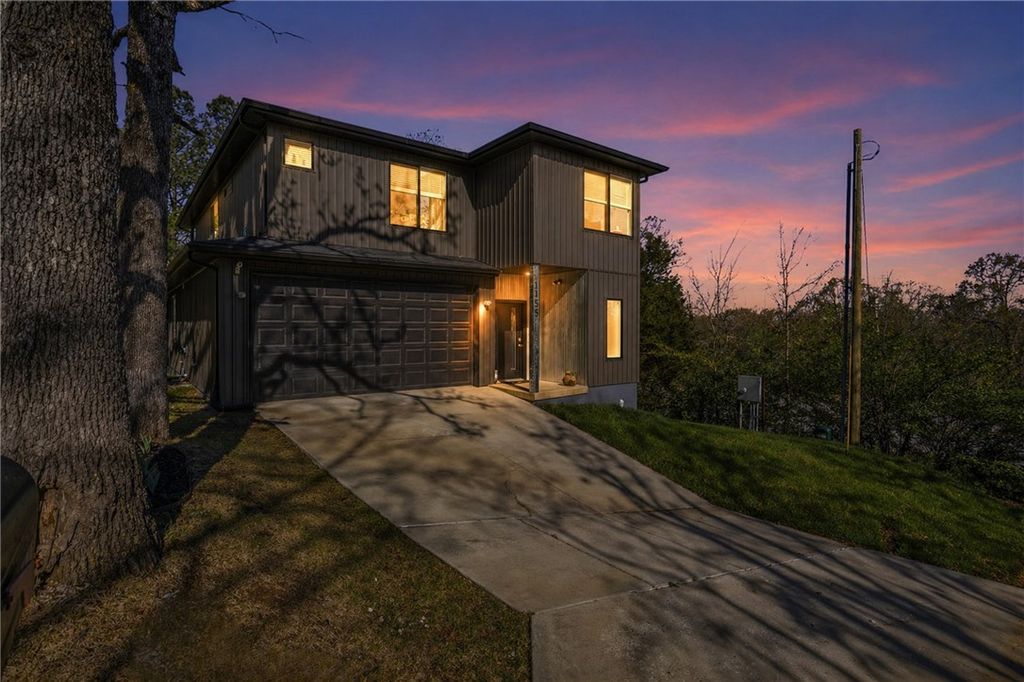 1155 N Sunset Drive, Fayetteville, AR 72701