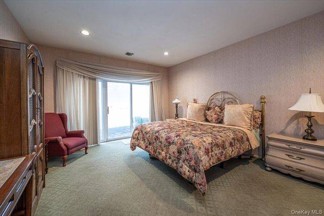 37 Windwatch Drive, Hauppauge, NY 11788