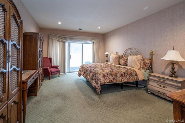 37 Windwatch Drive, Hauppauge, NY 11788