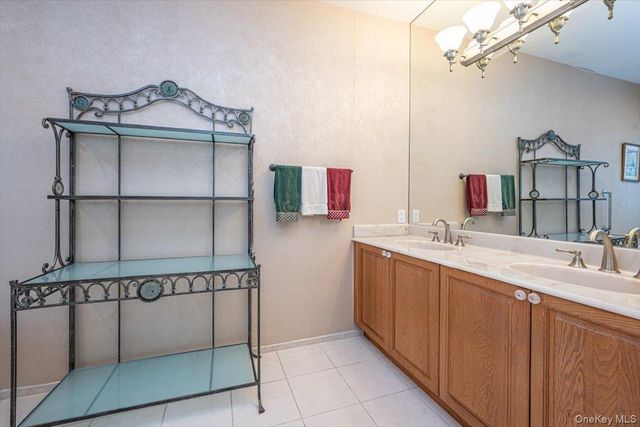 37 Windwatch Drive, Hauppauge, NY 11788