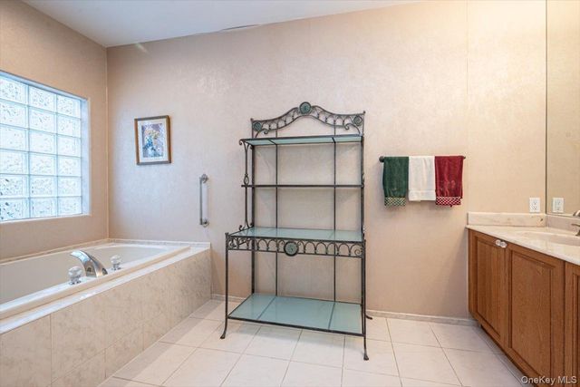 37 Windwatch Drive, Hauppauge, NY 11788