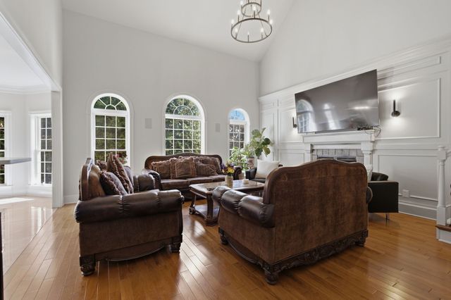 2205 Oakleigh Dr, Murfreesboro, TN 37129