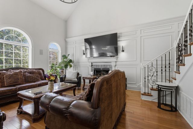 2205 Oakleigh Dr, Murfreesboro, TN 37129