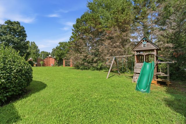 2205 Oakleigh Dr, Murfreesboro, TN 37129