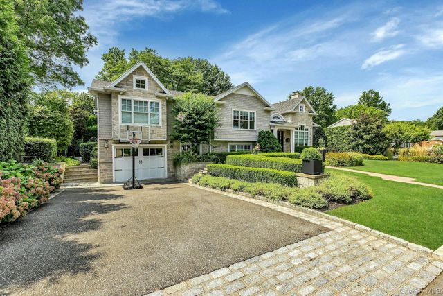 33 Harwood Drive E, Glen Cove, NY 11542