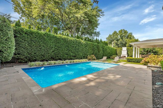 33 Harwood Drive E, Glen Cove, NY 11542