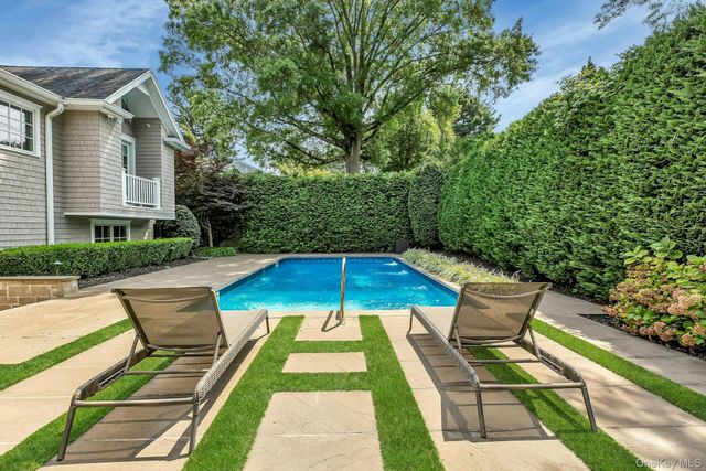 33 Harwood Drive E, Glen Cove, NY 11542