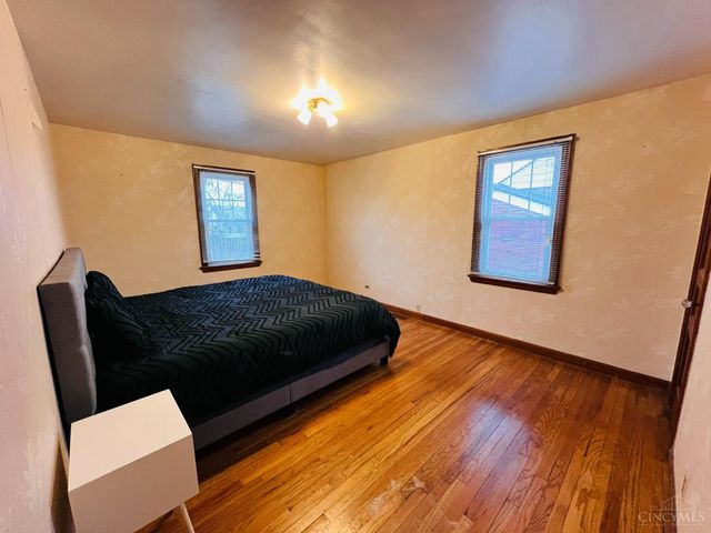 7905 Plainfield Road, Deer Park, OH 45236