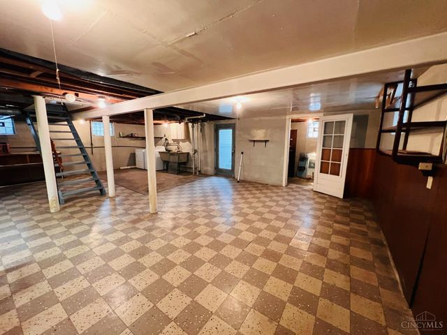 7905 Plainfield Road, Deer Park, OH 45236