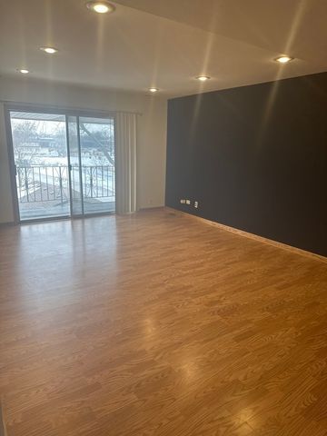 5721 CIRCLE Drive 304, Oak Lawn, IL 60453