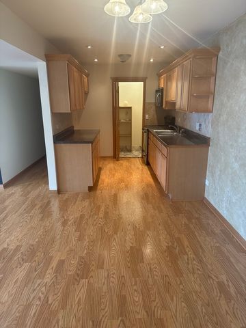 5721 CIRCLE Drive 304, Oak Lawn, IL 60453