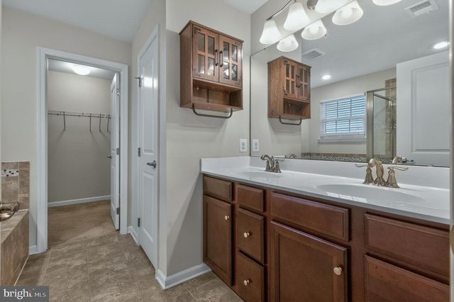 1113 LONG FARM CIR, Brunswick, MD 21716