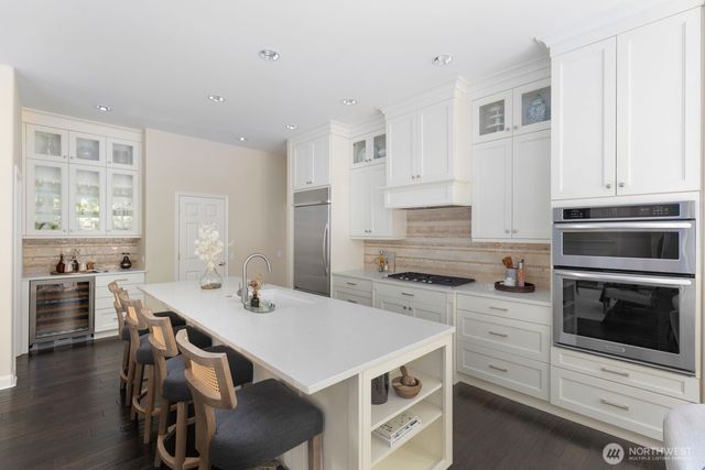 23115 SE 44th Street, Sammamish, WA 98075