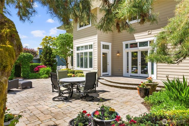 23115 SE 44th Street, Sammamish, WA 98075