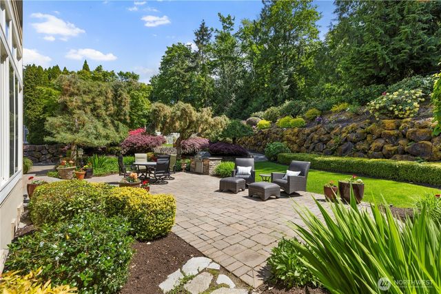 23115 SE 44th Street, Sammamish, WA 98075