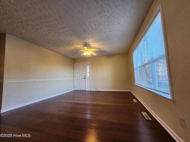 395 Maple Street, Jacksonville, NC 28540