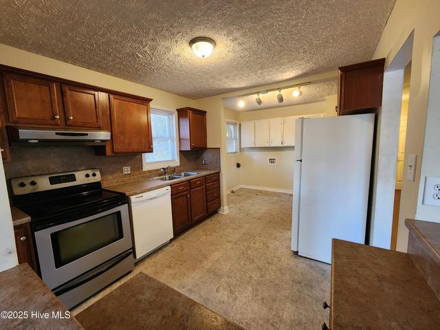 395 Maple Street, Jacksonville, NC 28540