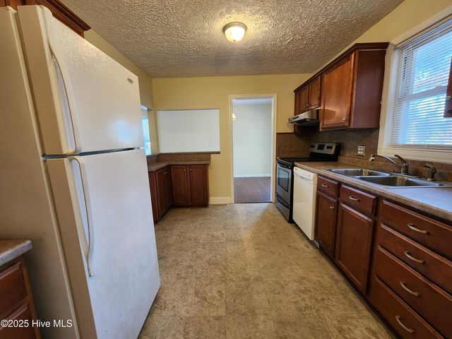 395 Maple Street, Jacksonville, NC 28540