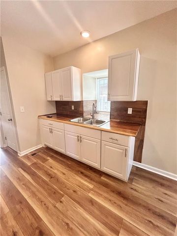 5246 Lyon Avenue, Kansas City, MO 64123