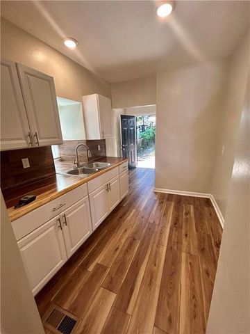 5246 Lyon Avenue, Kansas City, MO 64123