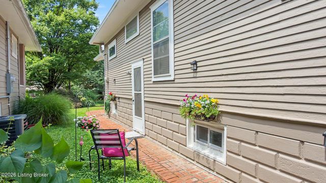 211 Pennsylvania Ave, Louisville, KY 40206