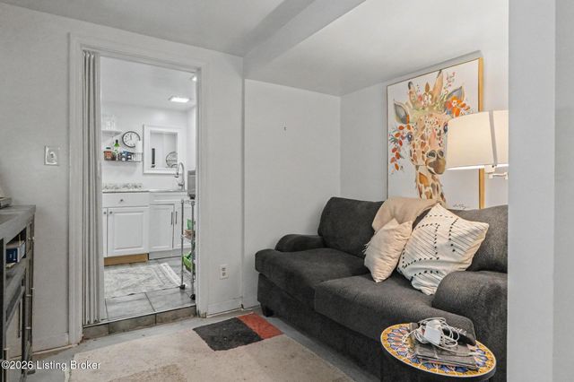211 Pennsylvania Ave, Louisville, KY 40206