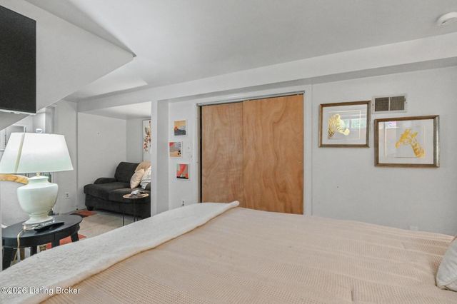 211 Pennsylvania Ave, Louisville, KY 40206