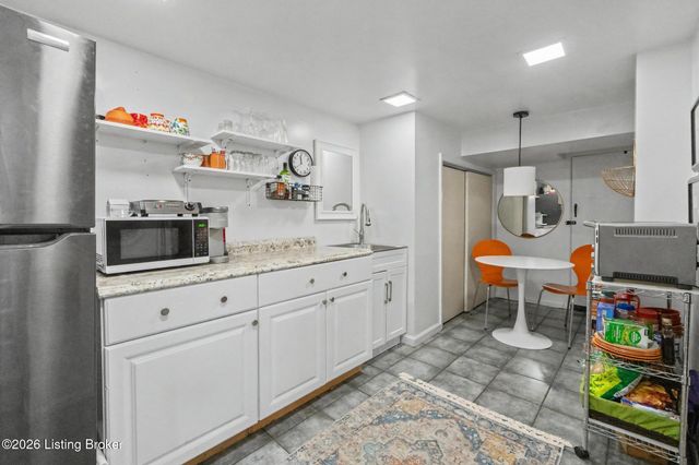 211 Pennsylvania Ave, Louisville, KY 40206