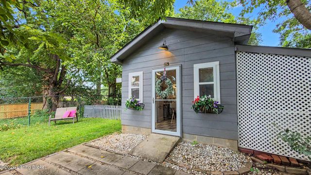 211 Pennsylvania Ave, Louisville, KY 40206