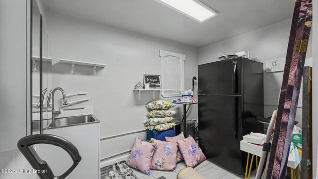 211 Pennsylvania Ave, Louisville, KY 40206