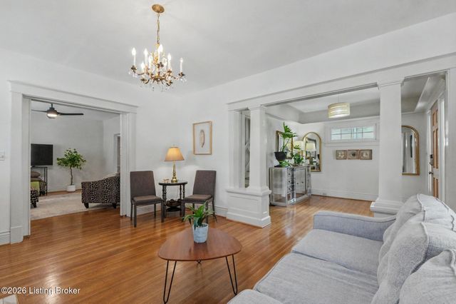211 Pennsylvania Ave, Louisville, KY 40206