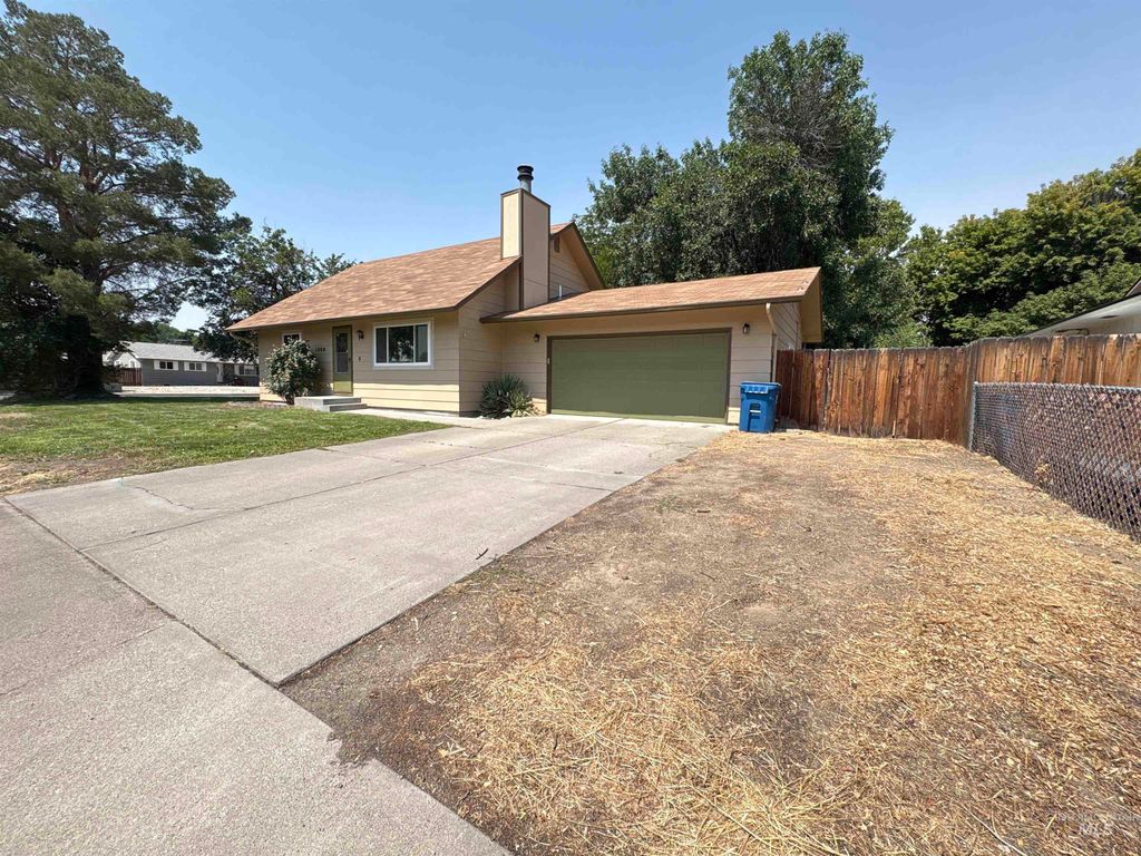 1200 E 9th N, Mountain Home, ID 83647 photo 3