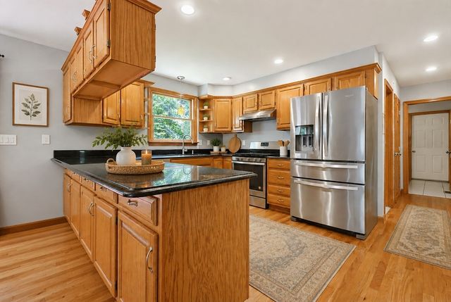 88 Andrews Rd, Marlborough, MA 01752