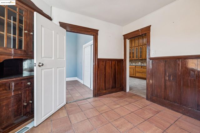 3427 Laguna Ave, Oakland, CA 94602