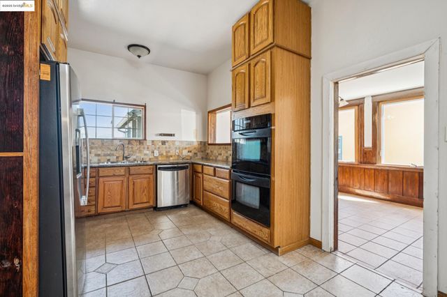 3427 Laguna Ave, Oakland, CA 94602