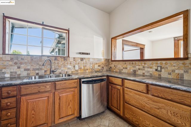 3427 Laguna Ave, Oakland, CA 94602