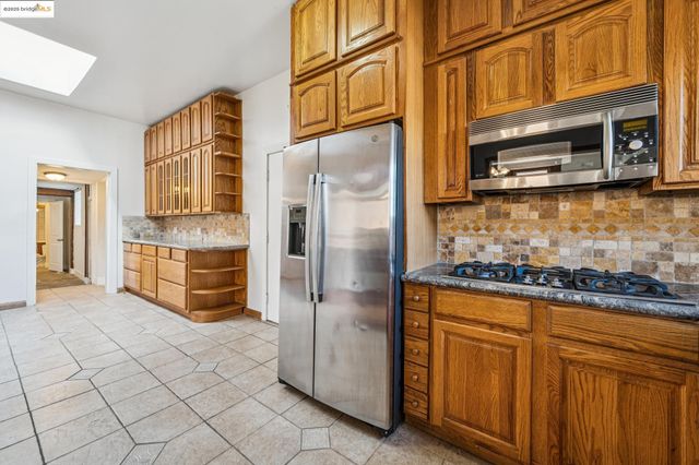 3427 Laguna Ave, Oakland, CA 94602